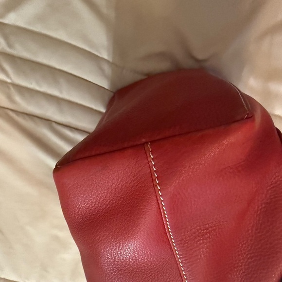 Dooney & Bourke Red Leather Hobo Bag with Sleek Design - Picture 6 of 15